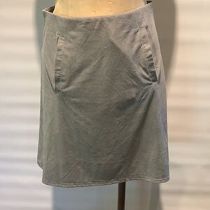 NWT Serra faux suede gray skirt with pockets, Medium
